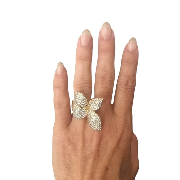Elegant Gold Plated Floral Cocktail Ring - Picture 2 of 2